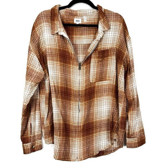 BKE Tops - BKE BY BUCKLE boyfriend fit zip up flannel C19